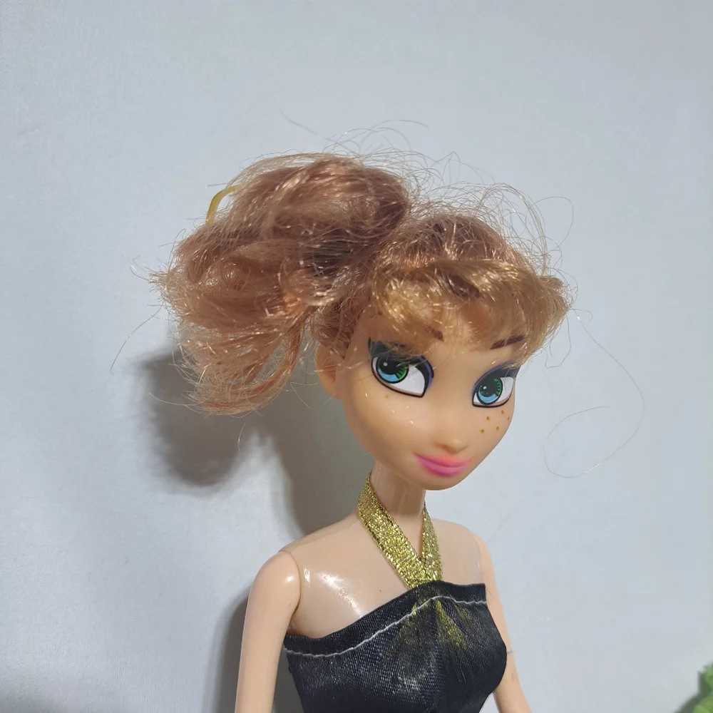 Disney Frozen Anna Doll With Black Dress &‎ Green Nightgown